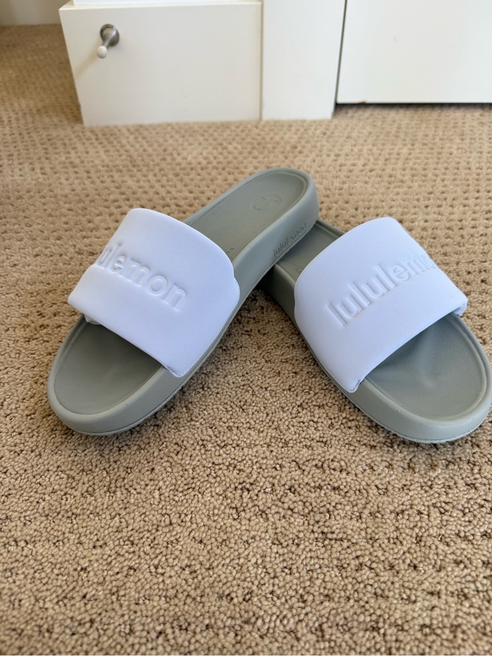 lululemon athletica Restfeel Slide Slide Sandals